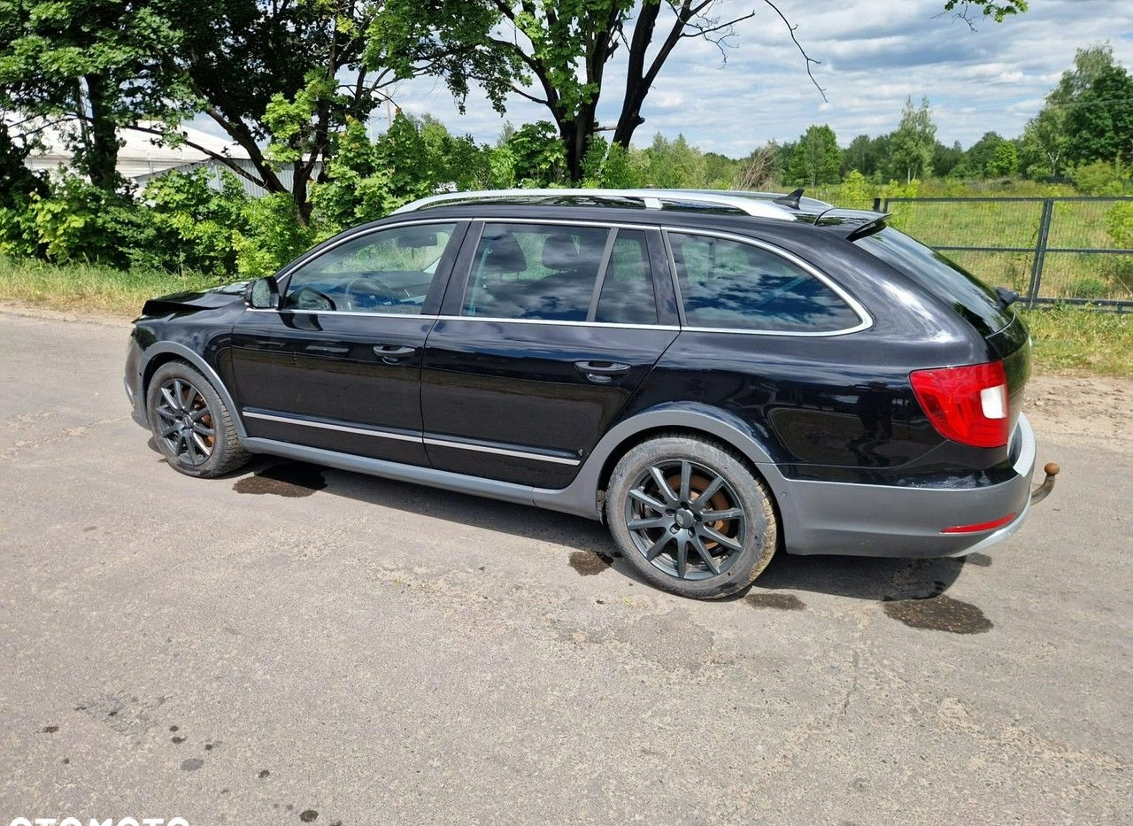 Skoda Superb cena 19900 przebieg: 164146, rok produkcji 2013 z Karczew małe 137